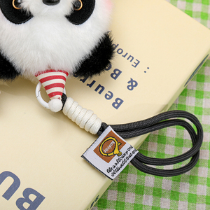 Llavero <span class=keywords><strong>de</strong></span> peluche <span class=keywords><strong>de</strong></span> panda adorable <span class=keywords><strong>de</strong></span> 18 cm al por mayor con bambú/manzana, colgante <span class=keywords><strong>de</strong></span> animal <span class=keywords><strong>de</strong></span> peluche suave para mochila y regalo - Product Image 3