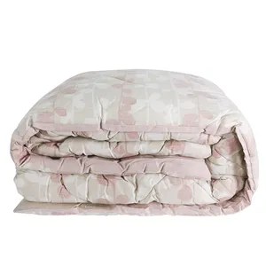 Fabrik Großhandel 100% Baumwolle Quilt Tröster gedruckt Quilt benutzer definierte Logo Maul beers eide Quilt für zu Hause Schlafzimmer