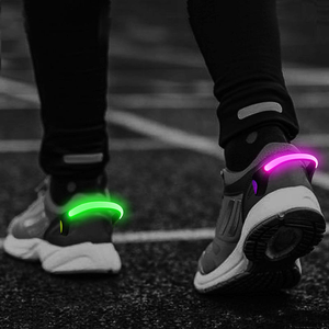 Lumières LED <span class=keywords><strong>pour</strong></span> Chaussures d'Enfants à Clip Réglable – Écologiques <span class=keywords><strong>pour</strong></span> <span class=keywords><strong>la</strong></span> Course Nocturne, le Vélo, <span class=keywords><strong>la</strong></span> Sécurité, <span class=keywords><strong>la</strong></span> Marche et les Événements - Product Image 3