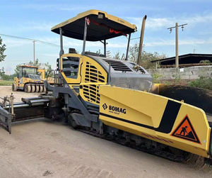Pavéuse à asphalte télescopique BOMAG BF880C 880C BF800C 9m d'occasion, matériel routier, pavéuse télescopique à vendre - Product Image 2
