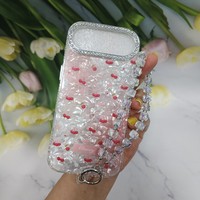 Étui de téléphone portable antichoc pour X Xr Xs Max 11 12 13 14 15 16 17 Pro Max, coques de téléphone iPhone avec des fleurs et des bracelets à chaîne