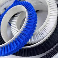 Brosse à bande de dépoussiérage en nylon avec base en caoutchouc