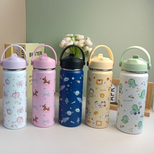 Bouteille isotherme en acier inoxydable 316 de 600 ml avec poignée et couvercle à paille pliable, motif dessin animé, pour enfants, étudiants et femmes - Product Image 1