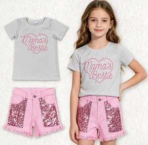 ชุดเสื้อยืดผ้าฝ้ายผสมสแปนเด็กซ์พิมพ์ลายลำลองฤดูร้อน RTS MAMA'S BESTIE พร้อมกางเกงยีนส์ขาสั้น ชุดเซ็ต 2 ชิ้น ขายส่งเสื้อผ้าเด็กผู้หญิง - Product Image 1