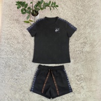 Ensemble décontracté d'été 2025 pour femme : T-shirt de luxe imprimé en relief et short cycliste, ensemble 2 pièces à manches courtes