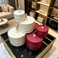 Boîtes à fleurs rondes personnalisées Augenstern, boîtes cadeaux cylindriques crème et rouge OEM ODM avec poignées en perles pour arrangements floraux