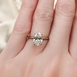 Bague de fiançailles solitaire en diamant de laboratoire ovale de 2,00 carats, or 14K 18K, platine, plaqué or 950, pour fête - Product Image 4