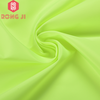 Nouveauté Tissu imperméable en polyester 100% 105-110 g/m² avec revêtement PU à mémoire de forme pour vestes de filles