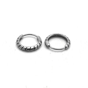 Aretes Huggie yunnique de Acero de Titanio, Unisex, Diseño Geométrico para Uso Diario, Otoño 2024, Hechos en Guangzhou - Product Image 3