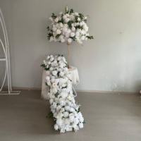 Composition florale décorative de mariage, roses blanches artificielles, hortensias, gypsophile, chemin de table pour la décoration de table de mariage