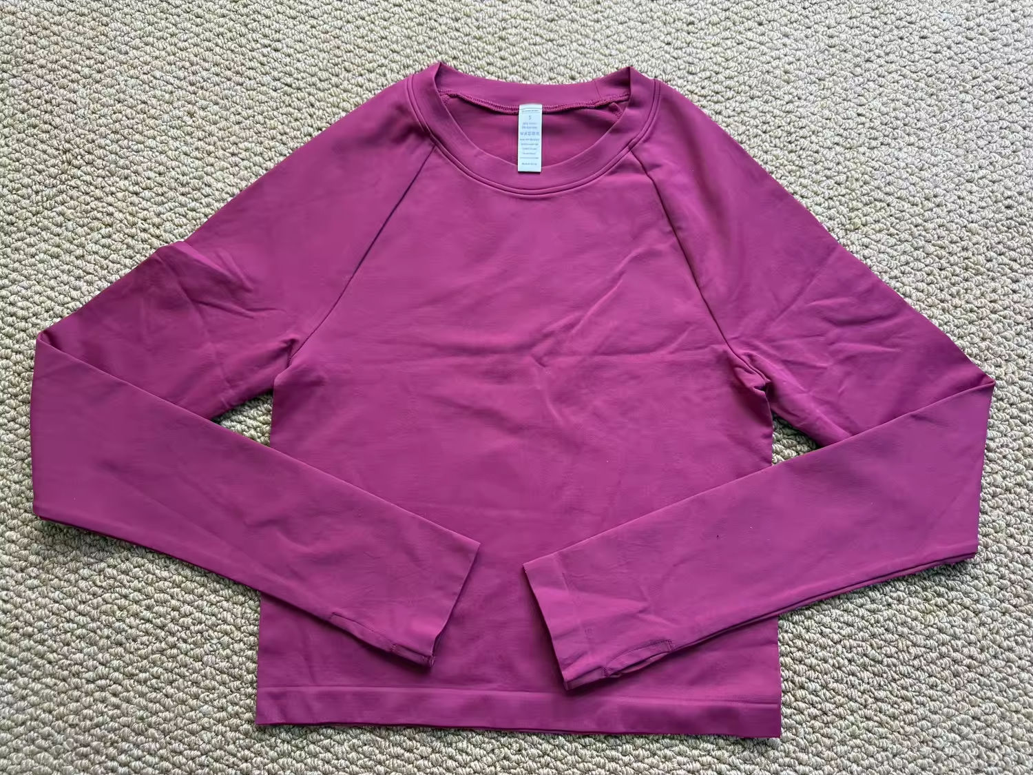 สีแดงม่วง