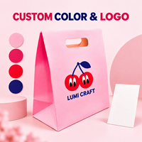 Sacs cadeaux en papier blanc écologiques personnalisés avec poignées découpées et impression couleur pour l'emballage de cadeaux, d'artisanat et de vente au détail en gros
