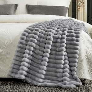 Manta de Piel Sintética para Sofá, Cálida y Acogedora, con Rayas, para Dormitorio, Sala de Estar, Decoración del Hogar, Idea de Regalo para Invierno - Product Image 6
