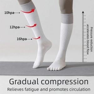 Calcetines de Pilates Profesionales Personalizados con Agarre Antideslizante, Calcetines de Yoga de Cinco Dedos de Algodón de Alta Calidad para Mujer, Invisibles, Transpirables - Product Image 5