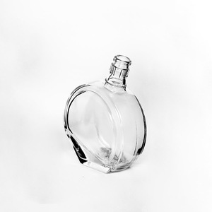 Flacon <span class=keywords><strong>de</strong></span> vin personnalisé avec bouchon en liège pour whisky, liqueur, spiritueux, vin, <span class=keywords><strong>rhum</strong></span> avec verre oblate debout oblique - Product Image 1
