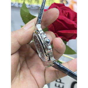 Reloj de Diseño de Lujo para Hombre, Multifunción, Clásico, con Detalles de Moissanita y Correa de Cuero de Alta Calidad - Product Image 3