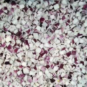 Venta al por mayor de rodajas de cebolla roja congelada IQF HP Valia, Grado A, 1 kg, envasado a granel, fresca y lista para usar para curry, salteados y platos preparados. - Product Image 4