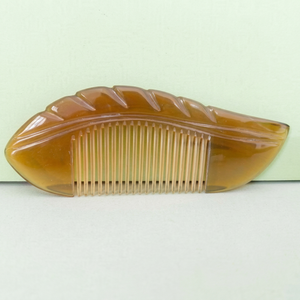Peigne en corne de buffle naturelle fait main, écologique, à dents larges et simples, avec poignée, gravure de logo acceptée, meilleur prix, Vietnam - Product Image 1