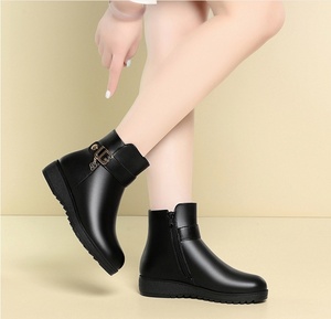 Inverno in morbido cotone di alta qualità con fondo spesso Casual di grandi dimensioni zeppa <span class=keywords><strong>tacco</strong></span> alto caldo antiscivolo da <span class=keywords><strong>donna</strong></span> stivaletti da <span class=keywords><strong>donna</strong></span> - Product Image 5