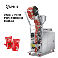 Machine d'emballage verticale automatique 200 ml pour pâtes, remplisseuse de sachets liquides à scellage 3 côtés, ensacheuse de ketchup à piston pneumatique haute précision