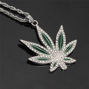 Collier en alliage <span class=keywords><strong>de</strong></span> zinc avec <span class=keywords><strong>feuilles</strong></span> <span class=keywords><strong>de</strong></span> mauvaises herbes, bijoux brillants à cristaux, sur mesure, plaqué or, pour hommes, hip-hop, bricolage - Product Image 2