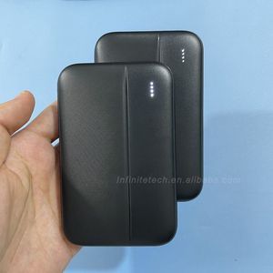 Power Bank Sottile Portatile 5000mAh con Doppia Uscita USB Ricarica Rapida Tipo C Mini Caricabatterie Esterno Tascabile con Texture Antiscivolo - Product Image 4