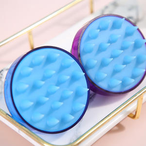 Cepillo de silicona suave hecho a medida para limpieza del cuero cabelludo y masaje de la cabeza para uso doméstico, incluye cepillos para champú y peines de baño. - Product Image 1