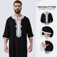 Qamis noir pour hommes musulmans 2026 avec broderie blanche, robe arabe à manches courtes, caftan marocain, vêtement islamique pour Ramadan et l'Aïd