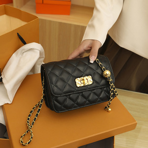 <span class=keywords><strong>Sac</strong></span> <span class=keywords><strong>bandoulière</strong></span> tendance de créateur en cuir PU de luxe, petit <span class=keywords><strong>sac</strong></span> à main <span class=keywords><strong>pour</strong></span> filles, <span class=keywords><strong>sac</strong></span> à <span class=keywords><strong>bandoulière</strong></span> <span class=keywords><strong>pour</strong></span> femmes avec chaîne - Product Image 3