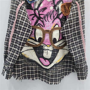 2025 autunno <span class=keywords><strong>camicia</strong></span> a maniche lunghe a <span class=keywords><strong>quadri</strong></span> di coniglio carina Casual per le donne alla moda stile College camicetta dolce di media lunghezza - Product Image 4