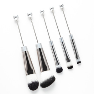 Pinceau de maquillage à perles DTY détachable en gros outils de maquillage uniques nouvel ensemble de <span class=keywords><strong>pinceaux</strong></span> de maquillage à perles pour impression de cadeau de Noël d'Halloween - Product Image 6
