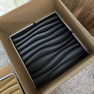 Panneaux muraux 3D décoratifs durables, imperméables, peignables, en PVC brossé ondulé doré, écologiques, pour usage domestique - Product Image 5