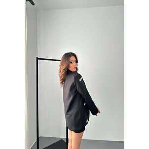 Chaqueta Negra para Mujer al por Mayor con Detalle de Etiqueta Única - Product Image 1