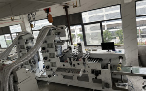 Máquina de impresión flexográfica automática de etiquetas autoadhesivas flexográficas 7 8 9 10 Máquina de impresión flexográfica de etiquetas a color - Product Image 2