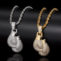 Prix de gros Bijoux Hip Hop Hommes Femmes Plaqué or 18K Gants de boxe en diamant avec zircon glacé Pendentif Chaîne Collier