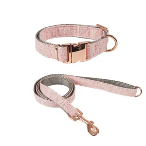 Usine personnalisée de luxe en gros 2023 populaire nylon rose or sergé tissu colliers pour chiens de compagnie