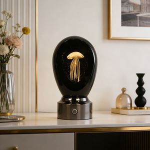 Lámpara de Mesa Decorativa con Forma de Medusa, Recargable y Portátil, Luz Nocturna para Dormitorio, Iluminación Ambiental con Control Táctil - Product Image 1
