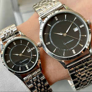 Relojes de Pulsera de Cuarzo para Hombre y Mujer, Relojes Casuales de Negocios con Correa de Acero Inoxidable y Visualización de Fecha para Uso Diario en la Oficina, Estilo Omega - Product Image 1