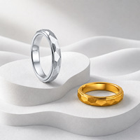 Bague Tournante Dina Tendance en Treillis Facetté 3D, Style Neutre, en Acier Inoxydable, Luxe Léger, Bande Simple, Bijou de Doigt Atmosphérique