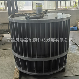 กังหันลมผลิตไฟฟ้า 300 กิโลวัตต์ แม่เหล็กถาวรธาตุหายาก ความเร็วต่ำ แบบไร้แปรงถ่าน ขับเคลื่อนโดยตรง แนวนอน/แนวตั้ง ระบายความร้อนด้วยอากาศ 690 โวลต์ - Product Image 3