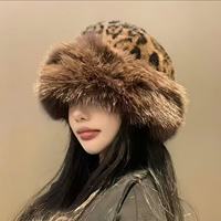 FF4659 Chapeau de Pêcheur Tendance Léopard Hiver Chaud en Peluche à Oreilles d'Ours pour Femmes, Bob Doux en Fausse Fourrure