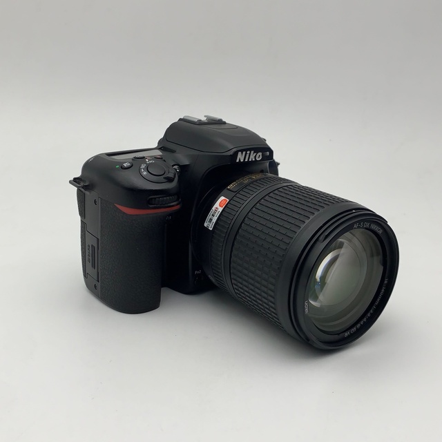 High Quality and Cheap Professional Digital SLR 4K HD Camera Brand D7500 with 18-140vr Anti-shake Lens Battery and Charger.