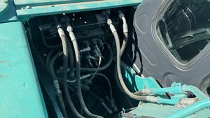 Fabricación vende excavadora sobre orugas Kobelco SK130 con motor Komatsu original PLC y rodamiento 1 año de garantía buen precio - Product Image 6