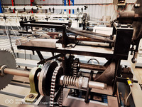 HBFL Usine Entièrement Automatique Chaîne Maillon Clôture Machine Facile À Utiliser Compact Rouleau Composants Essentiels Pompe Moteur PLC Roulement À Engrenages
