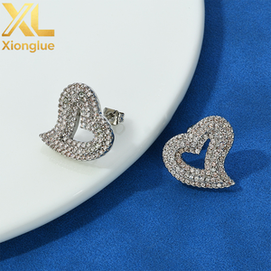 Pendientes de Corazón Hueco de Plata S925 con Moissanita Estilo Hip-hop, Pendientes de Botón de Corazón Hueco de Plata S925 con Moissanita Estilo Ins, Unisex - Product Image 4