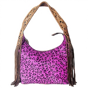 Bolso Tote Bohemio de Cuero Genuino Personalizado para Otoño y Bolso Hobo Estilo Vaquero con Borlas Pequeñas y Cierre de Cremallera, Listo para Viajar - Product Image 2