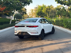 2025 BYD Qin Plus DM-i Coche Eléctrico de Cuatro Ruedas - Product Image 4