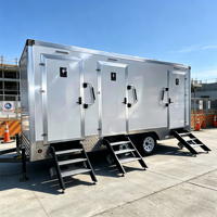 Remorque Sanitaire Mobile Autonome de Qualité Industrielle avec Raccordement aux Égouts, Design Moderne et Luxueux pour Mariages en Extérieur