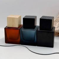 Flacons de parfum cosmétiques vides en verre de 50 ml, forme rectangulaire, avec couvercles noirs