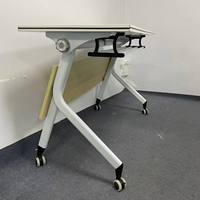 Vente à chaud de meubles commerciaux de haute qualité Roues mobiles pliant formation bureau d'école table pliante Table de formation de réunion